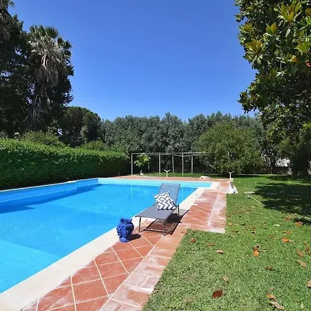 Iflat Leone Villa *