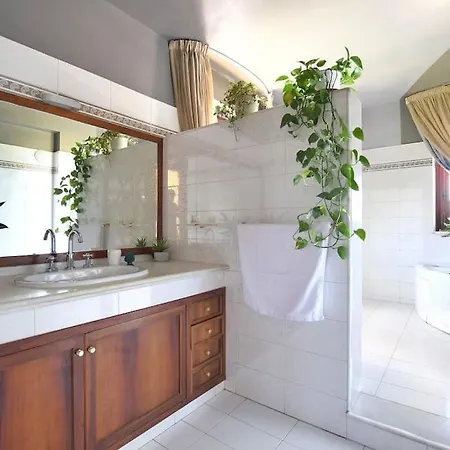 Villa Iflat Leone *